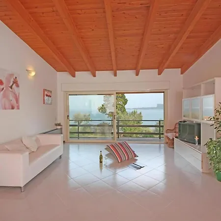 Appartement In Villaggio Sanghen Mit Garten, Terrasse Und Gemeinsamem Pool Manerba del Garda