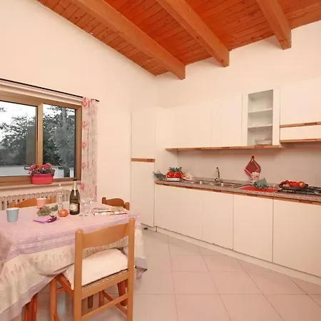 In Villaggio Sanghen Mit Garten, Terrasse Und Gemeinsamem Pool Manerba del Garda
