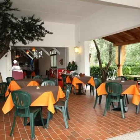 In Villaggio Sanghen Mit Garten, Terrasse Und Gemeinsamem Pool
